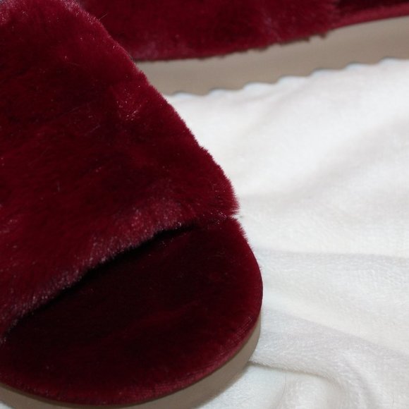 NIB UGG KOOLABURRA WOMEN'S FUR SLIPPER SANDALS BURGUNDY‎ - Picture 5 of 7